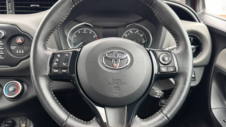 Toyota Yaris 1.5 VVT-i Icon Tech 5dr Petrol Hatchback